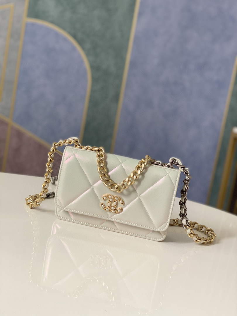 Chanel A86092 WOC Chain Wallet Bag Lambskin White - Default Title - View 1