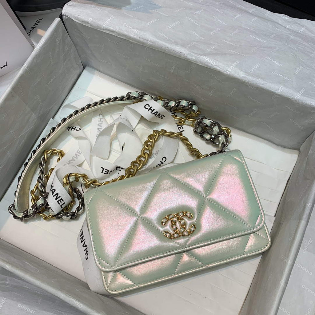 Chanel A86092 WOC 19 Chain Wallet Bag Lambskin Silvey White