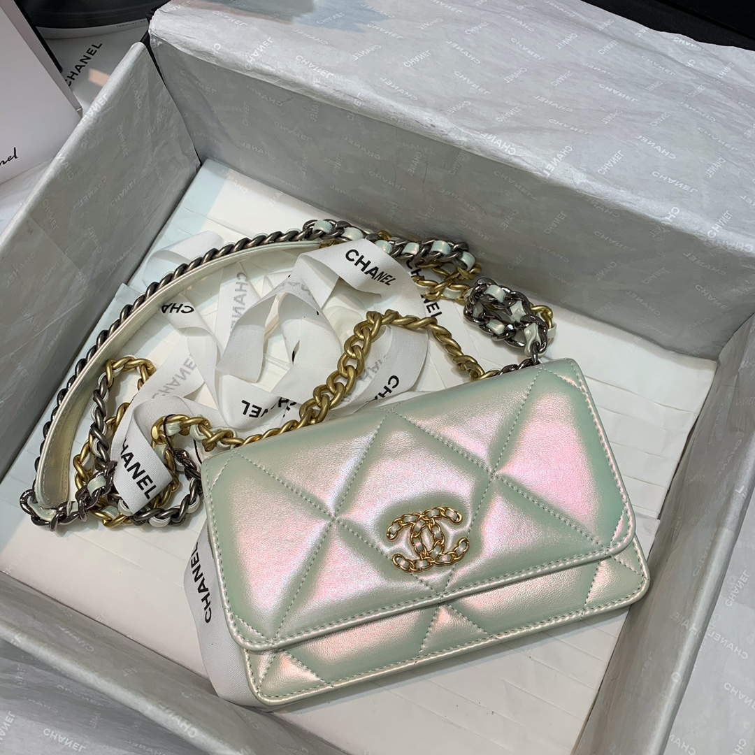 Chanel A86092 WOC 19 Chain Wallet Bag Lambskin Silvey White