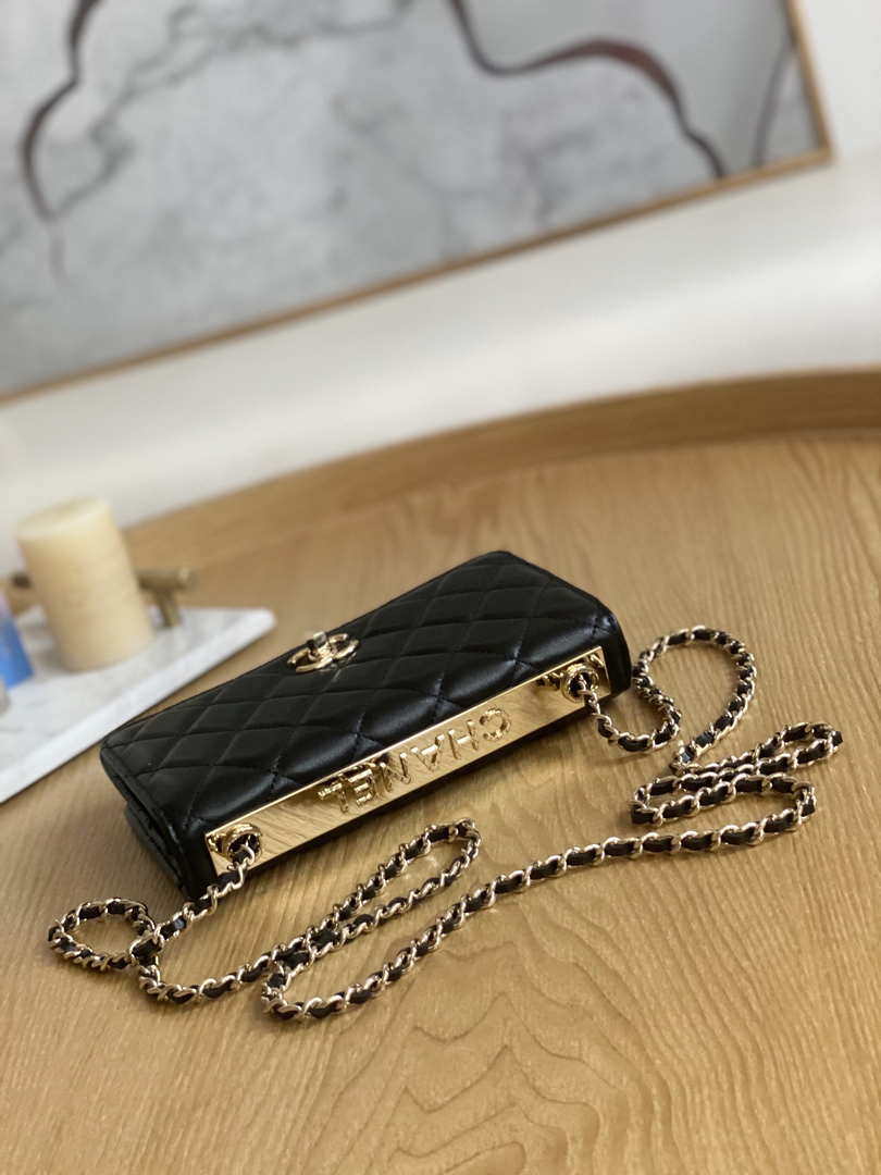 Chanel A88632 WOC 19 Chain Wallet Bag Black Lambskin Gold