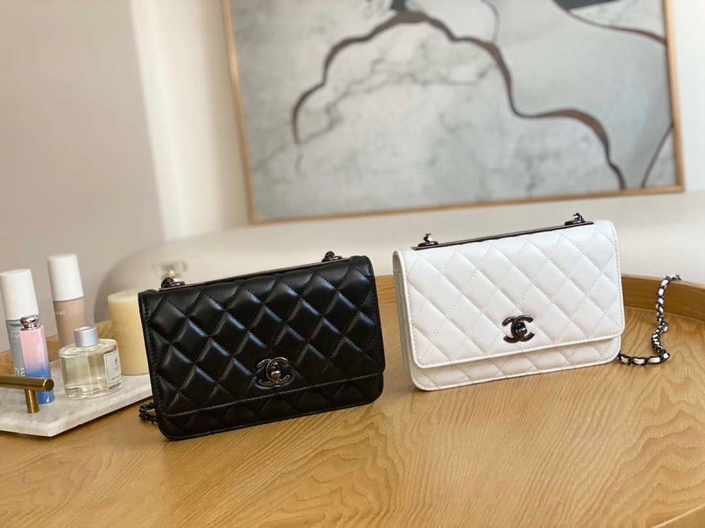 Chanel A88632 WOC 19 Chain Wallet Bag Black Lambskin with black havdware
