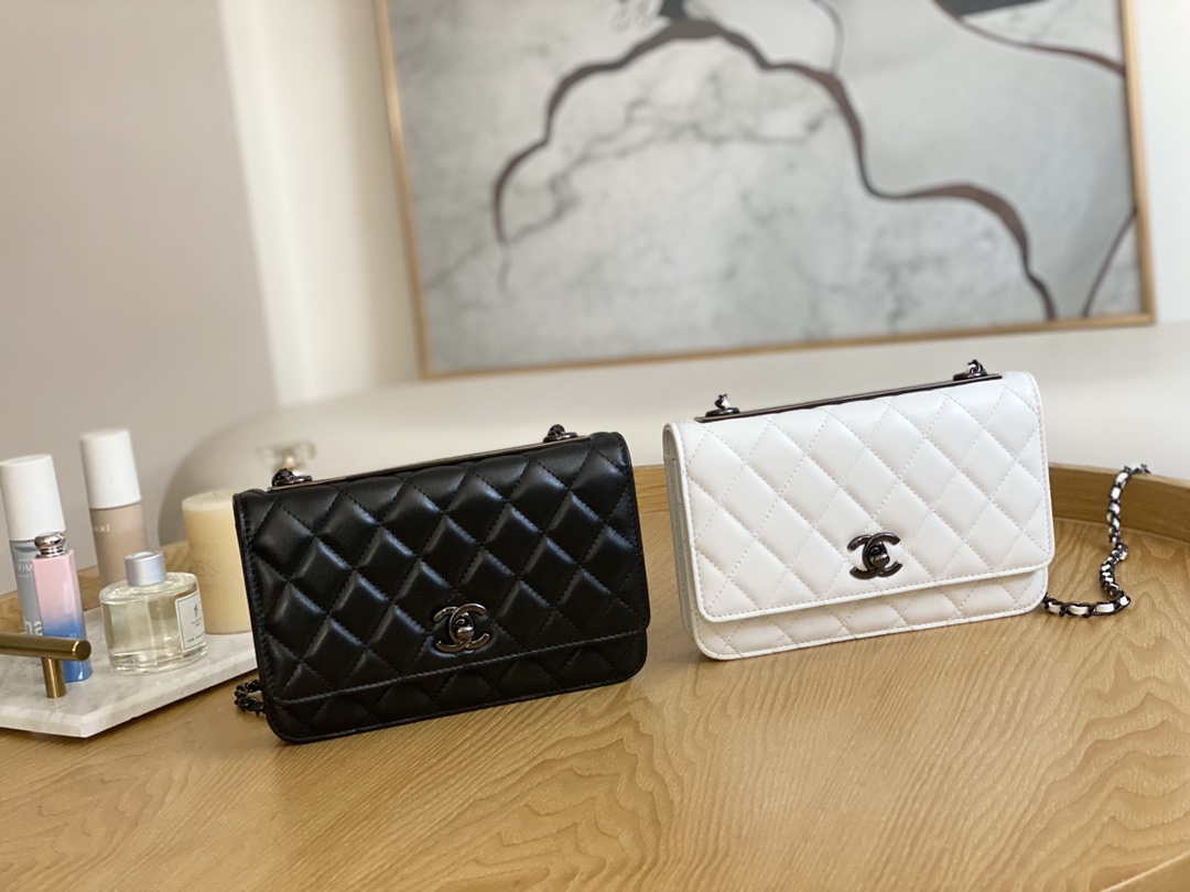 Chanel A88632 WOC 19 Chain Wallet Bag Black Lambskin with black havdware