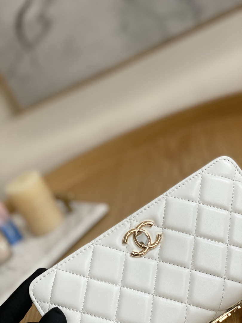 Chanel A88632 WOC 19 Chain Wallet Bag White Lambskin Gold