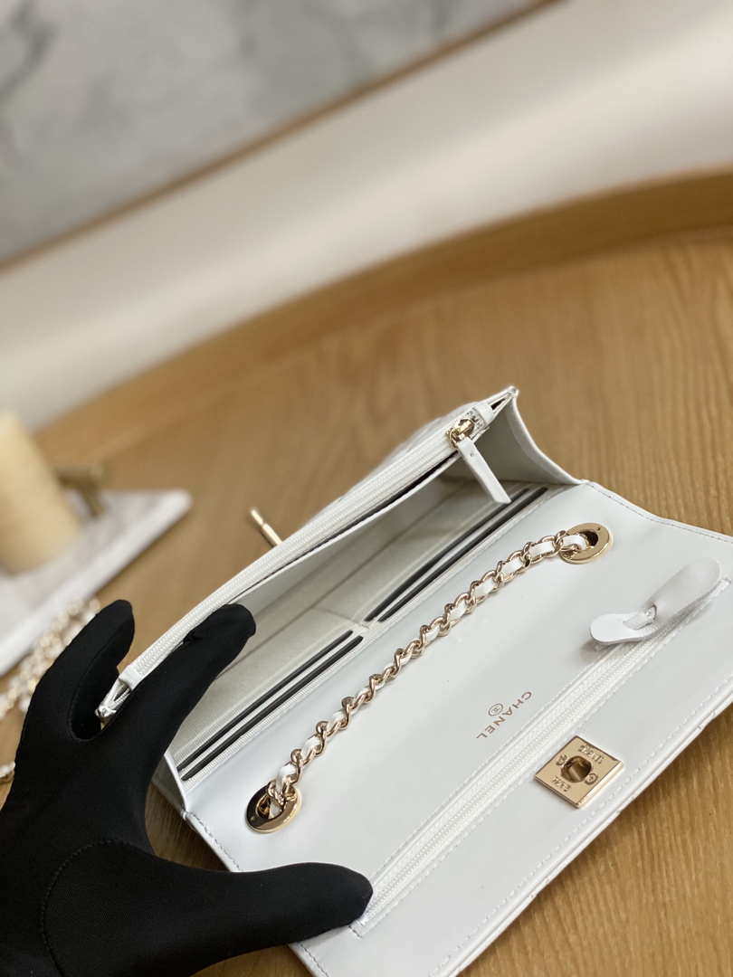 Chanel A88632 WOC 19 Chain Wallet Bag White Lambskin Gold