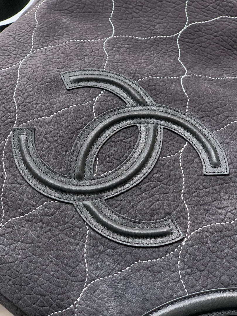 Chanel A88991 Hobo Bag Suede & Silver-Tone Metal Black - Default Title - View 5
