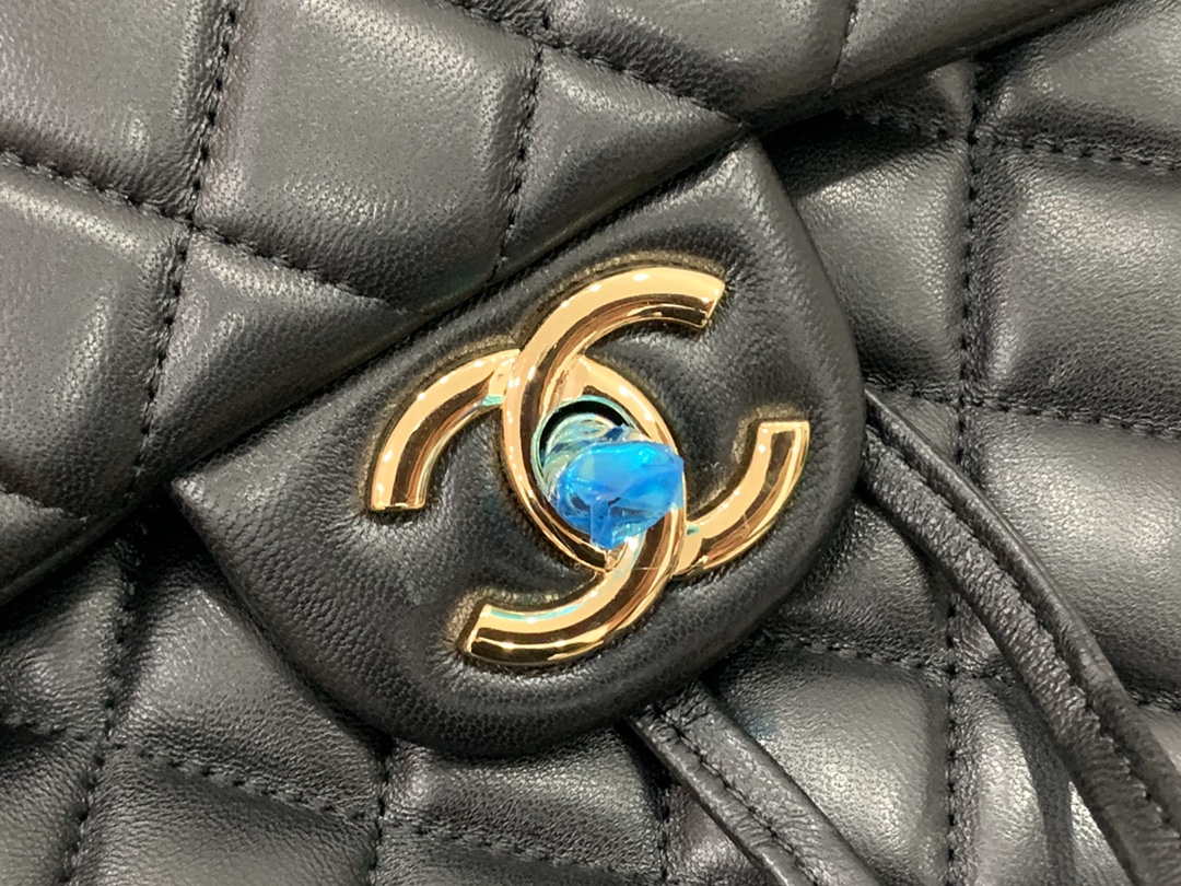 Chanel A91120 Backpack Vintage Lambskin Bag Black - Gold / Small 25 x 20 x10 ???? - View 3