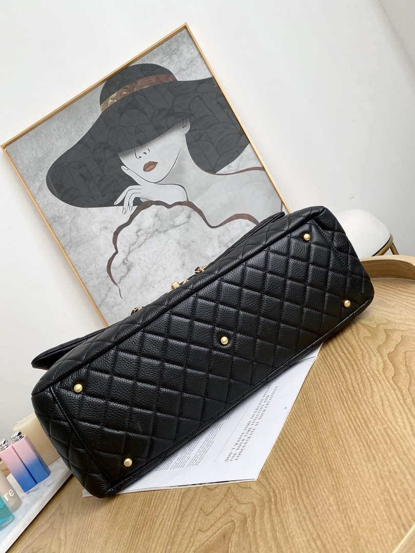 Chanel A91169 Flap Travel Bag Airport Series A94305 caviar calfskin Black Gold