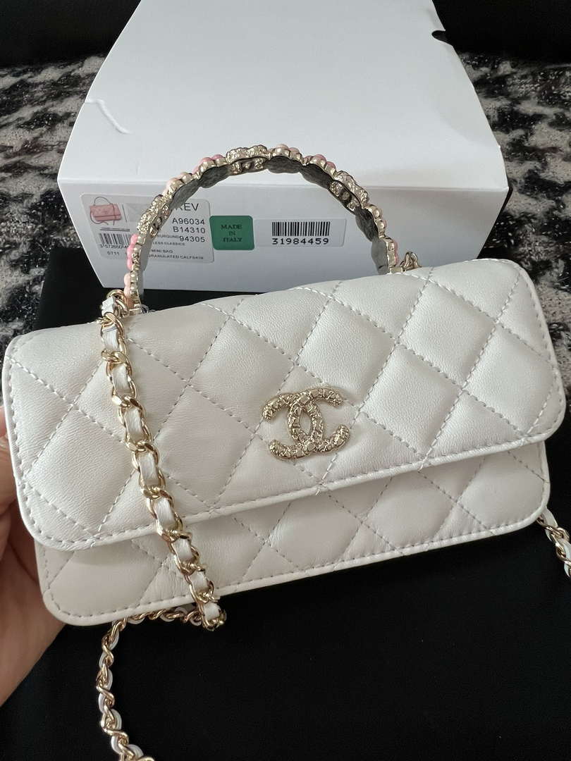 Chanel A96034 Woc Wallet on Chain With Small flower Handle White Lambskin - Default Title - View 4