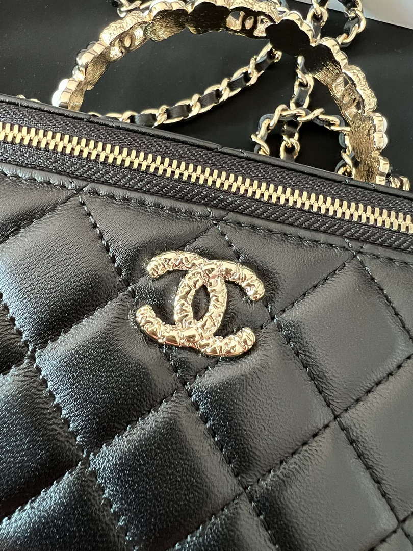 Chanel A96035 CLUTCH Lambskin Vanity Box bag Black - Default Title - View 6