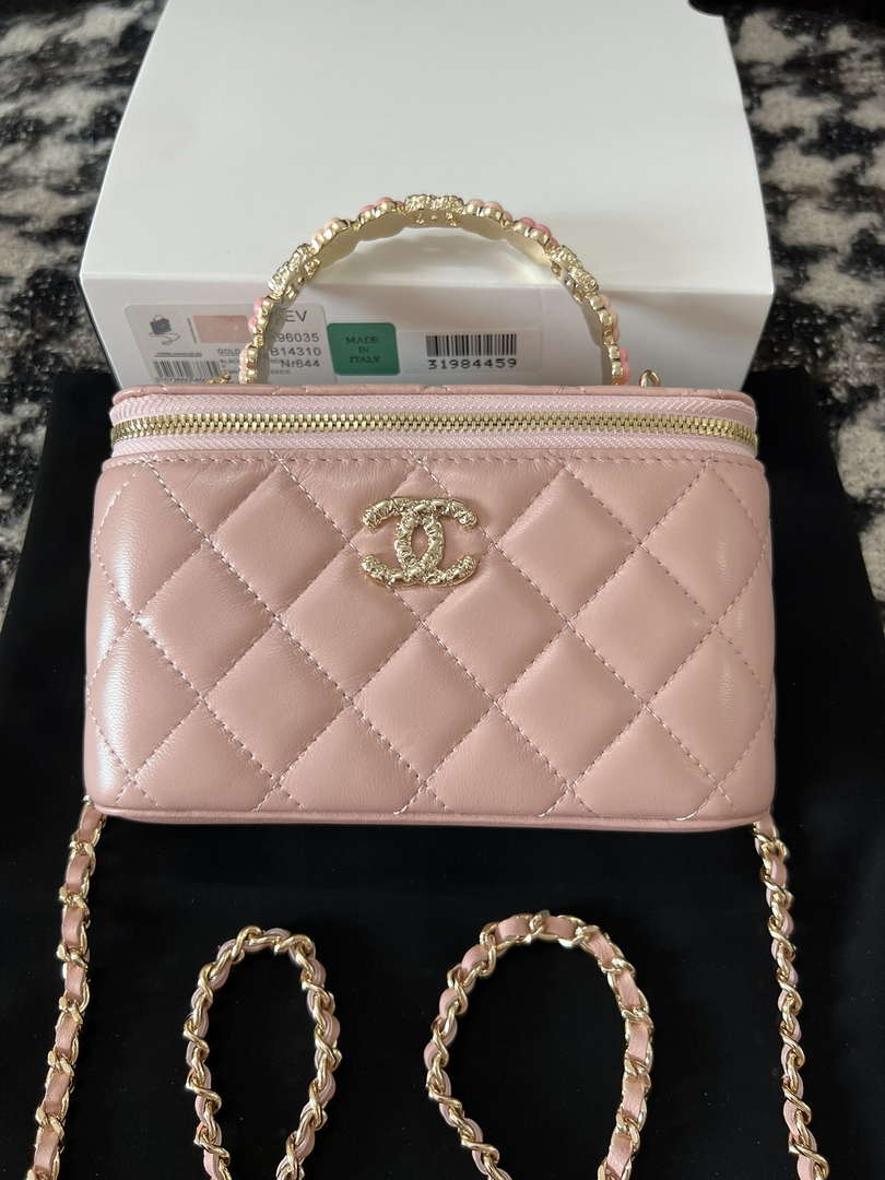 Chanel A96035 CLUTCH Lambskin Vanity Box bag Pink - Default Title - View 1