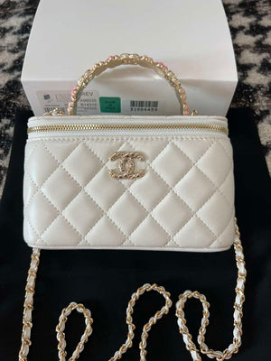 Chanel A96035 CLUTCH Lambskin Vanity Box bag White - Default Title - View 1