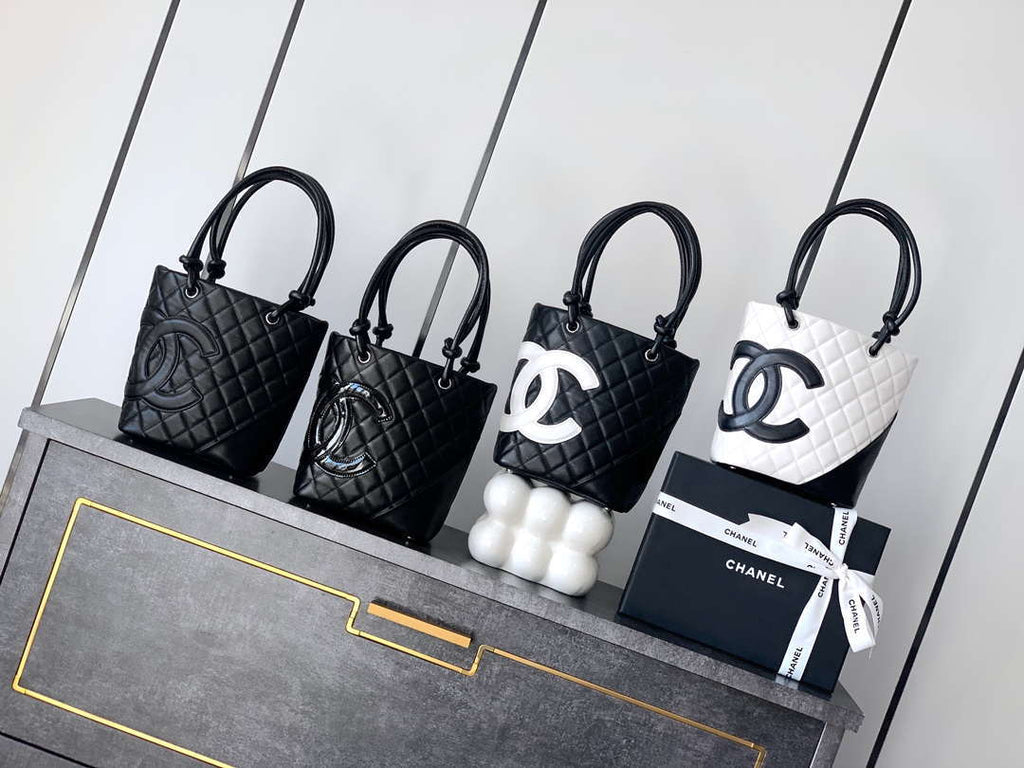 Chanel A98002 Vintage Bucket bag Black