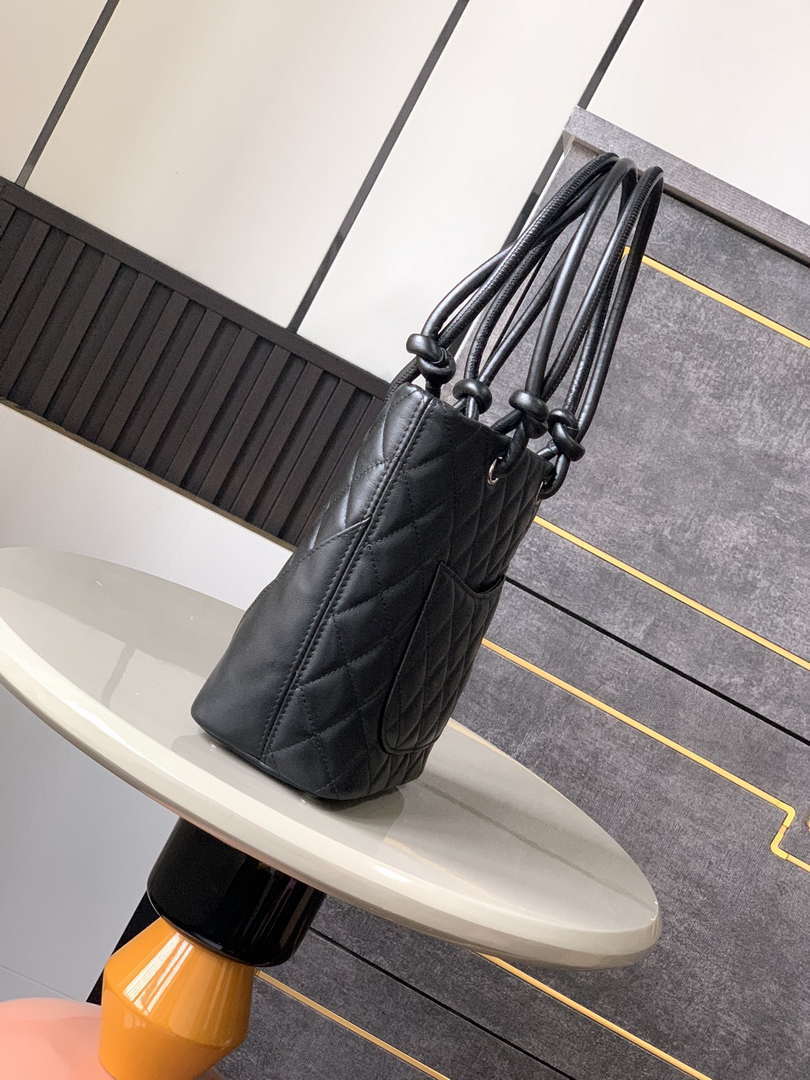 Chanel A98002 Vintage Bucket bag Black