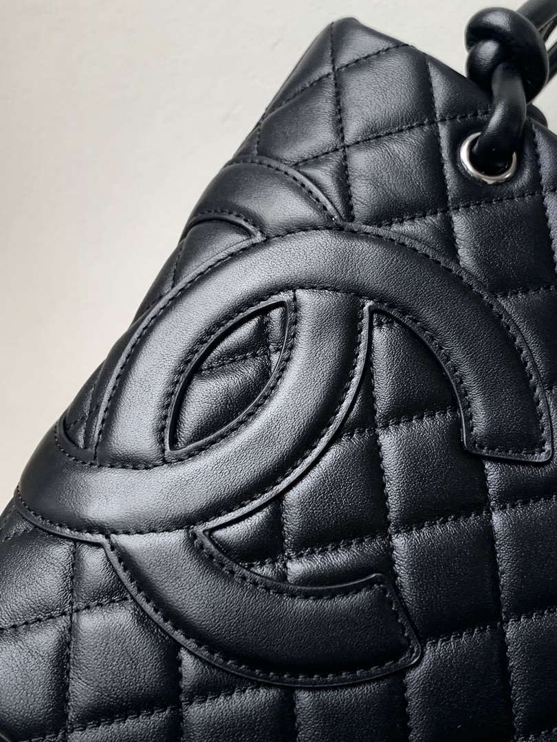 Chanel A98002 Vintage Bucket bag Black
