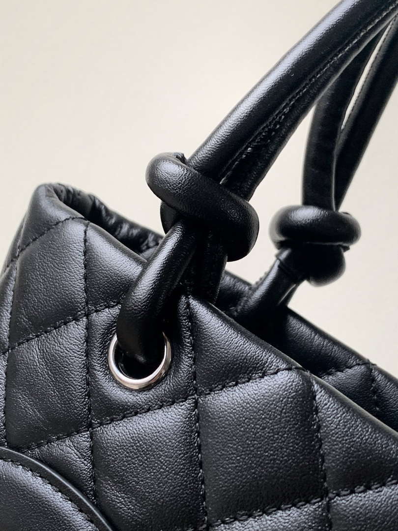 Chanel A98002 Vintage Bucket bag Black