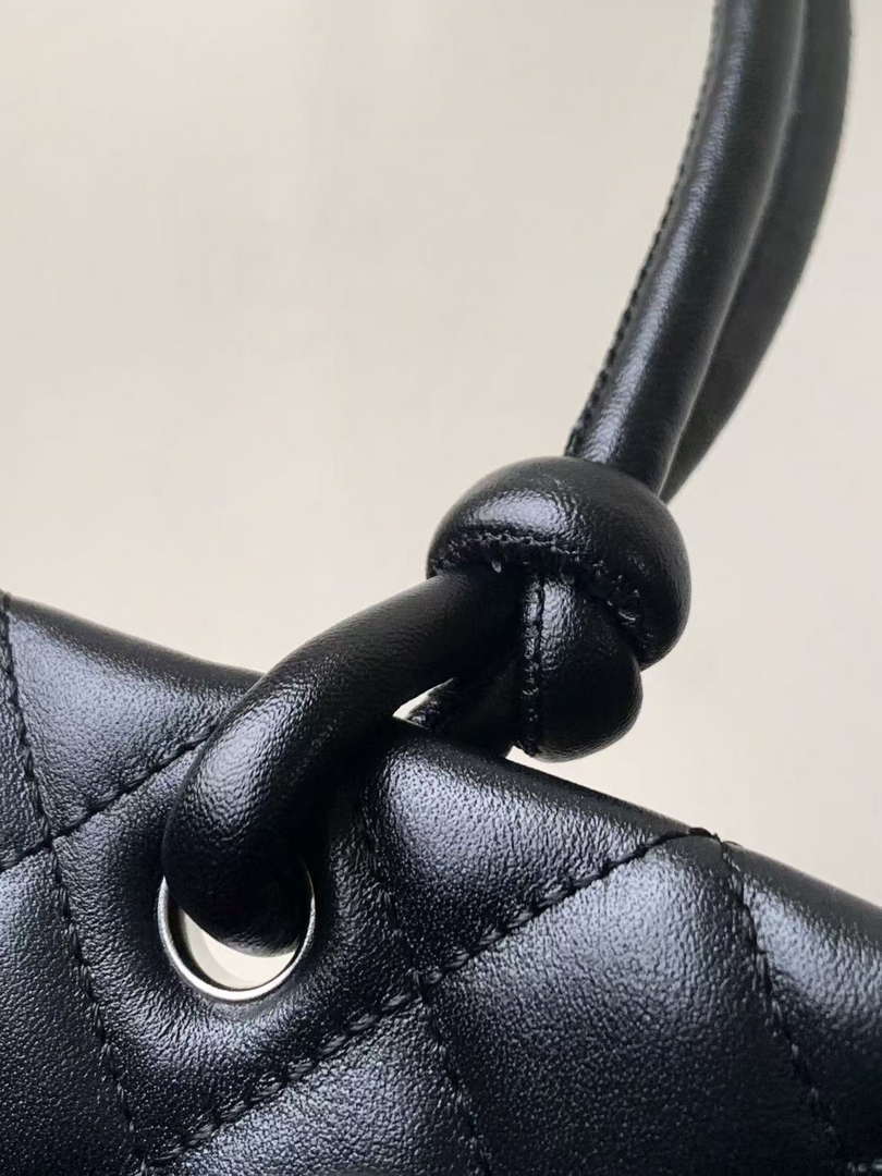 Chanel A98002 Vintage Bucket bag Black with White CC