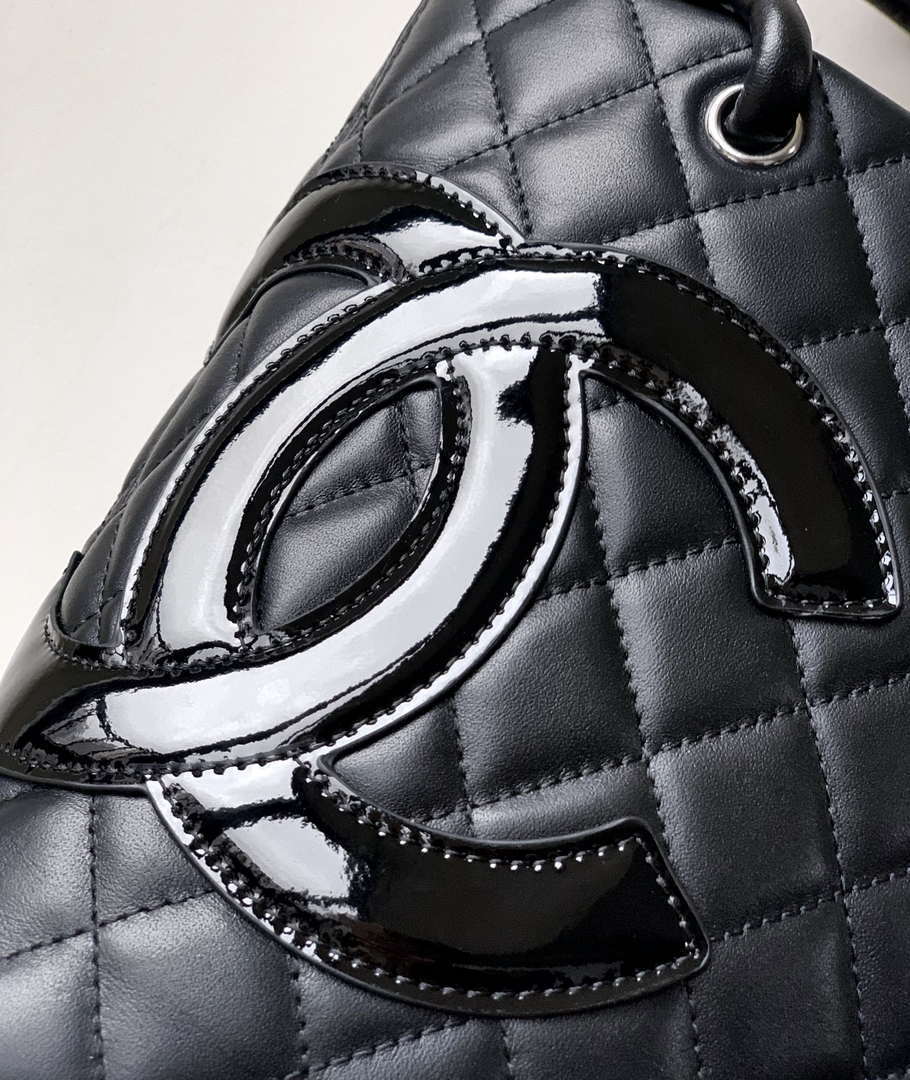 Chanel A98002 Vintage Bucket bag Black with Patent leather