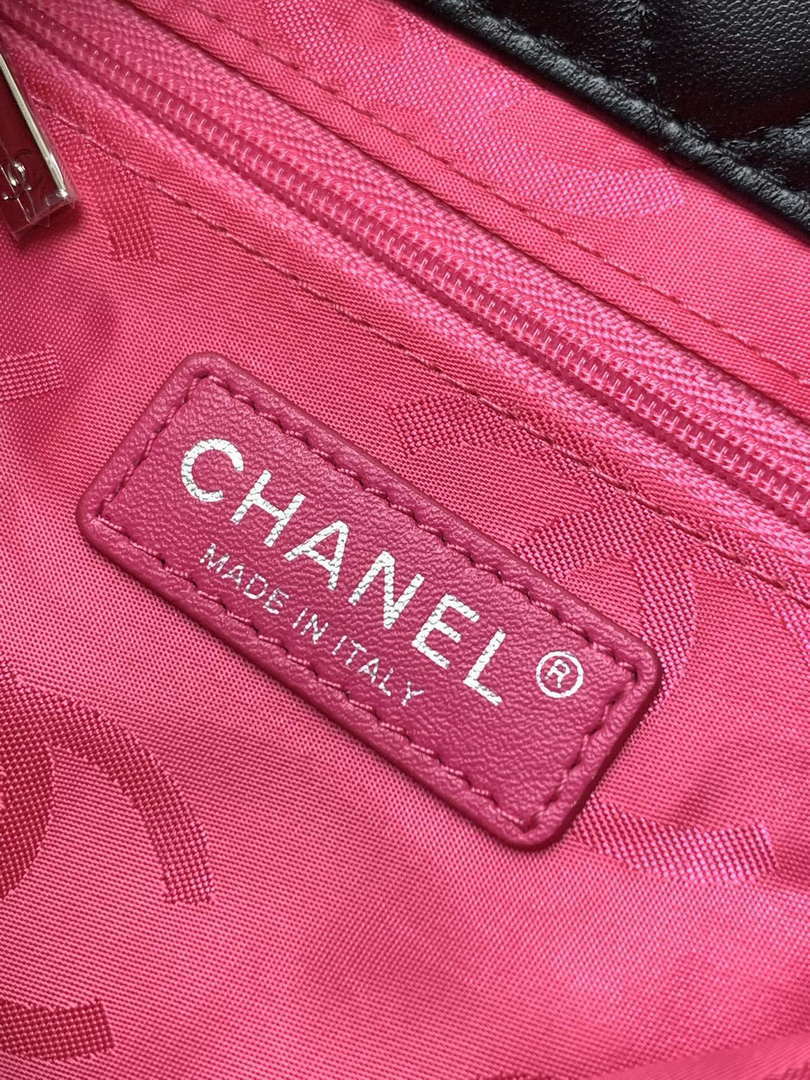 Chanel A98002 Vintage Bucket bag Black with Patent leather