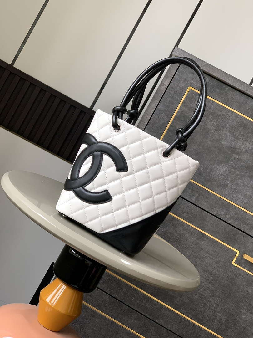 Chanel A98002 Vintage Bucket bag White