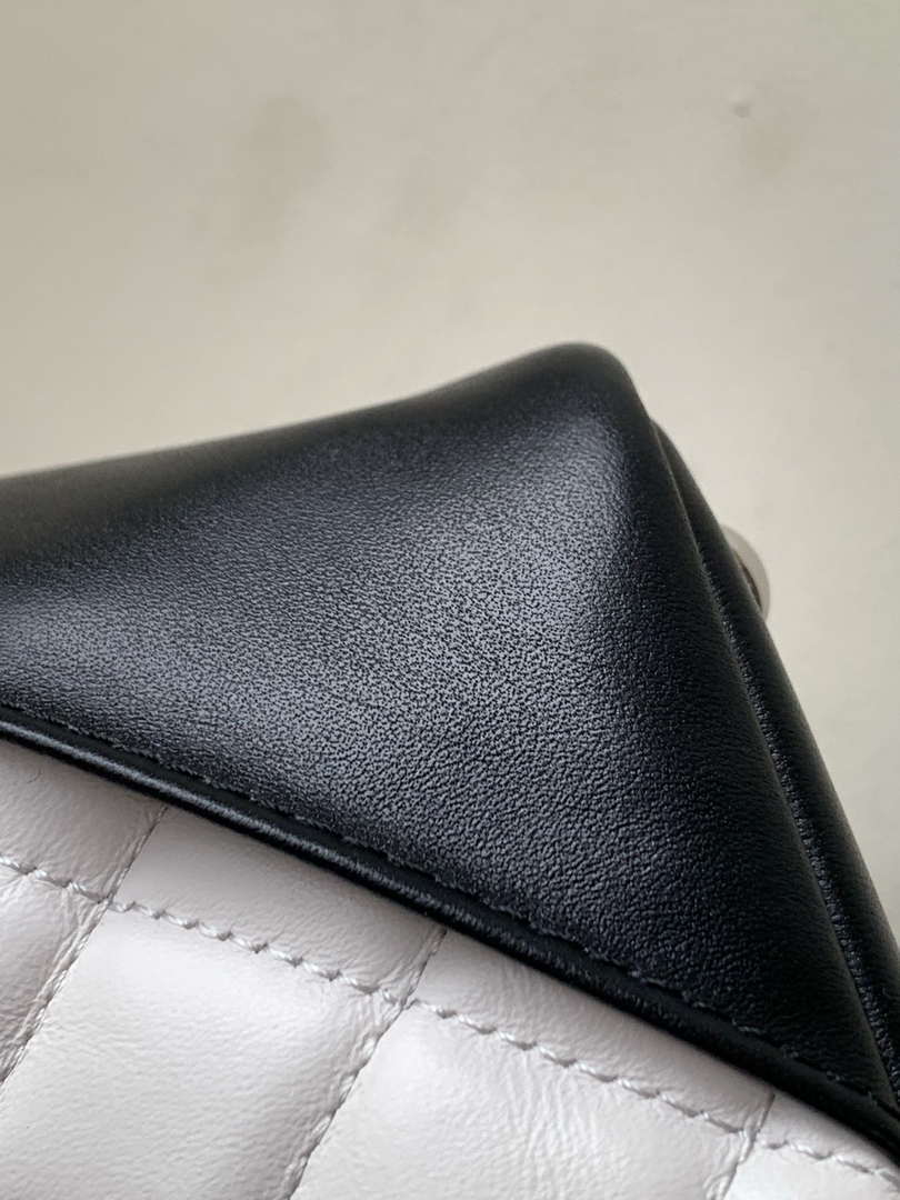 Chanel A98002 Vintage Bucket bag White