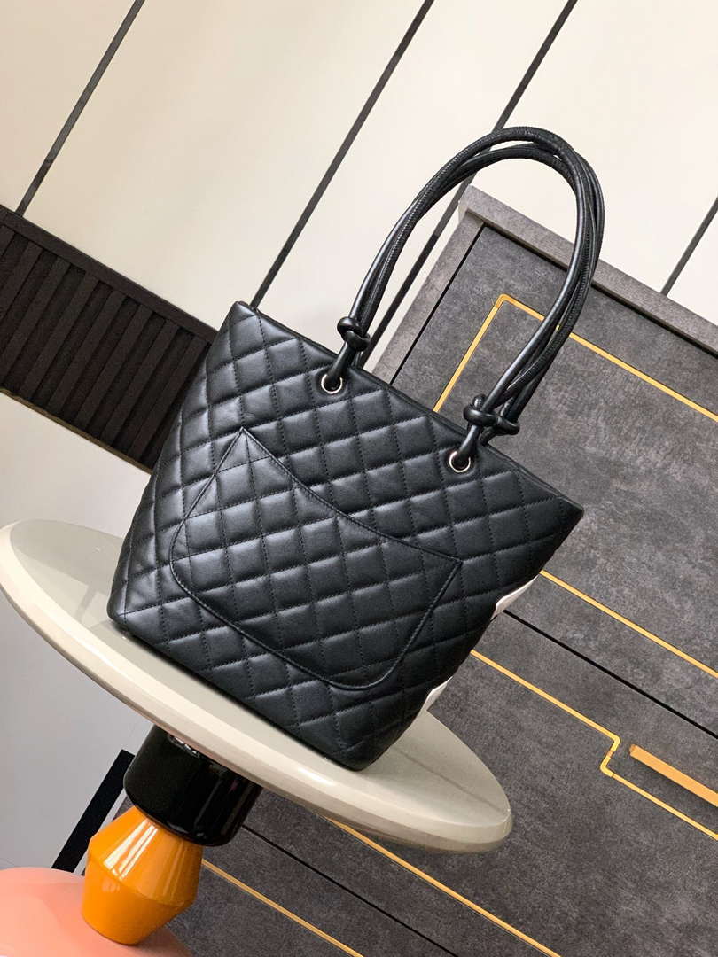 Chanel A98003 Vintage Large Bucket bag Black with White CC