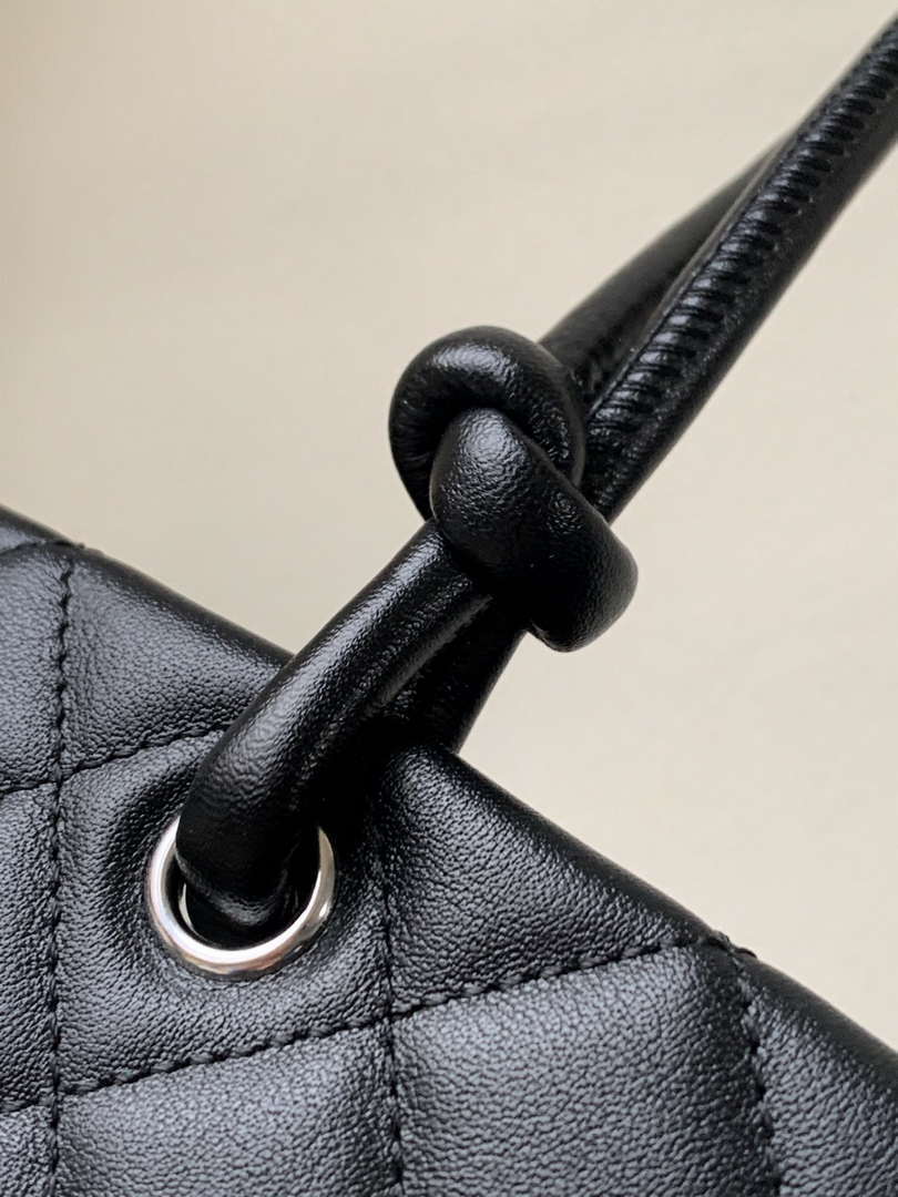 Chanel A98003 Vintage Large Bucket bag Black with White CC