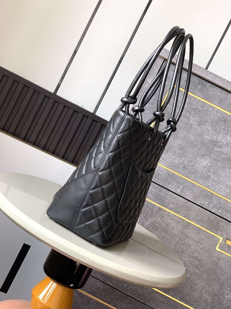 Chanel A98003 Vintage Large Bucket bag Black