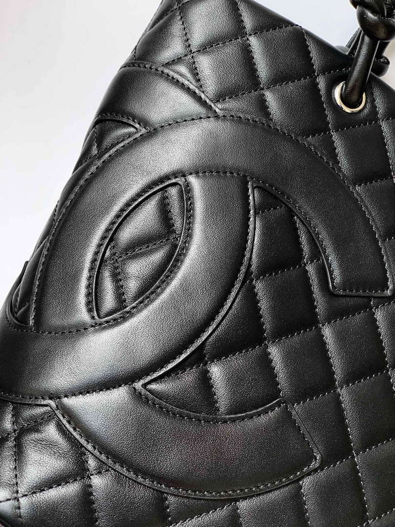Chanel A98003 Vintage Large Bucket bag Black