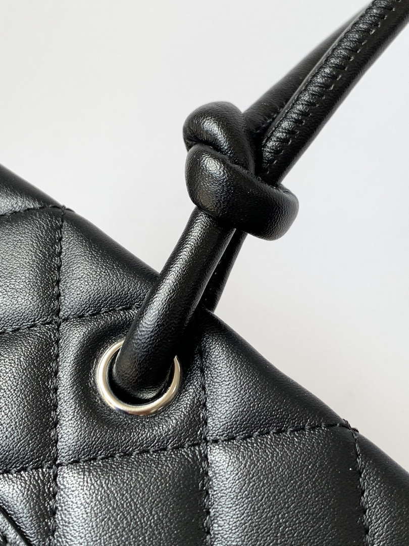 Chanel A98003 Vintage Large Bucket bag Black