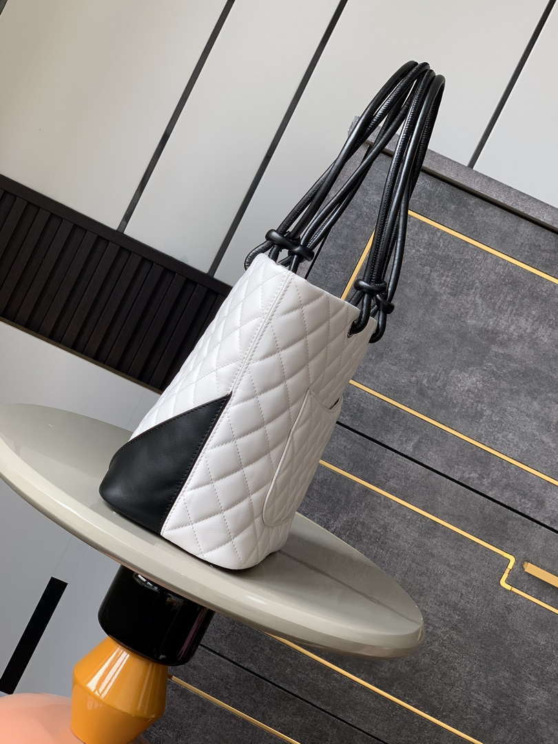 Chanel A98003 Vintage Large Bucket bag White