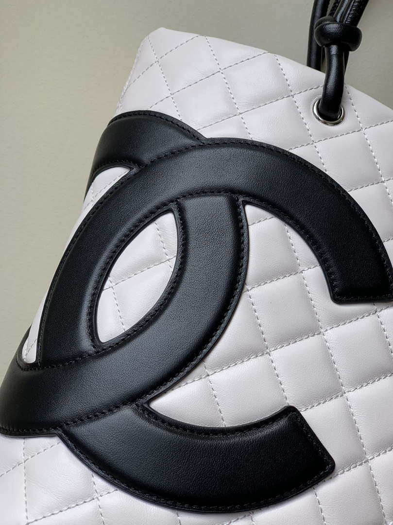 Chanel A98003 Vintage Large Bucket bag White