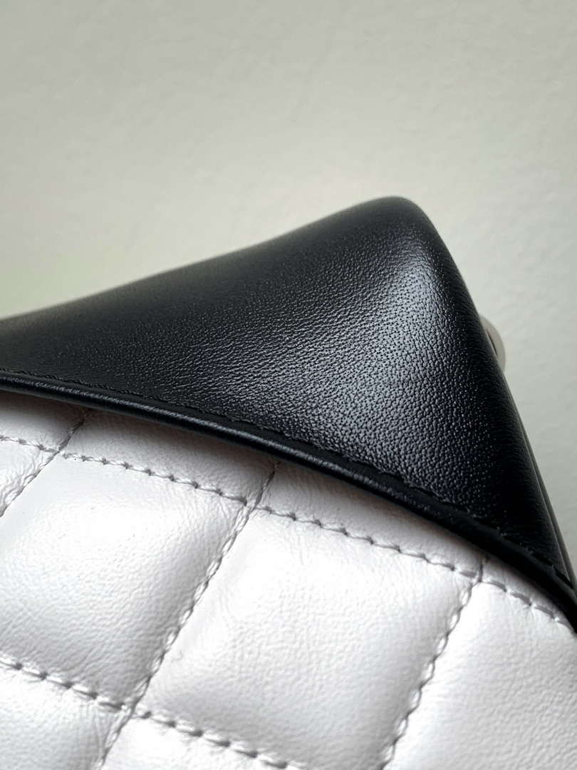 Chanel A98003 Vintage Large Bucket bag White