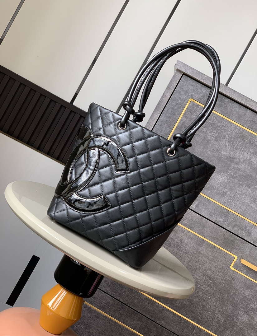 Chanel A98003 Vintage Large Bucket bag Black with Patent leather CC