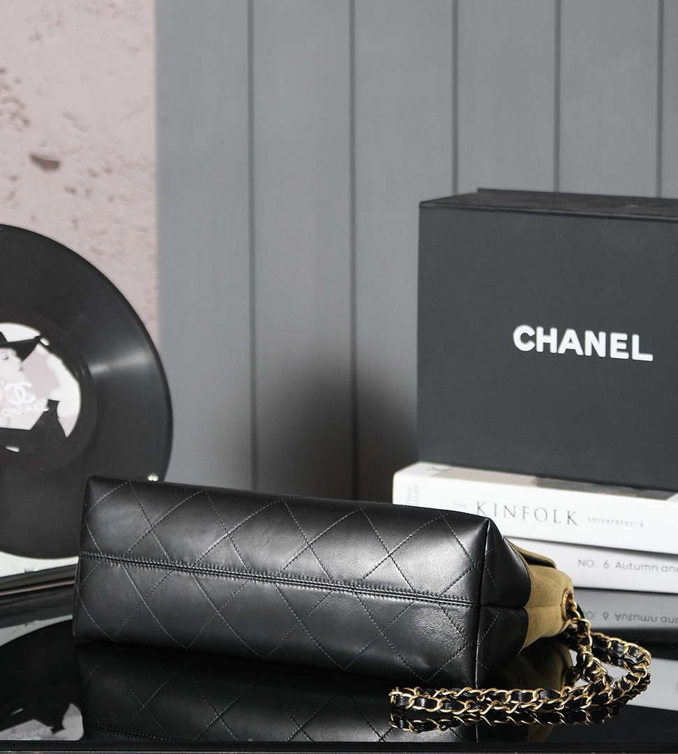 Chanel A99002 Shopping Bag 25P Diamond Basket Shopping Bag Black and Tan - Default Title - View 5