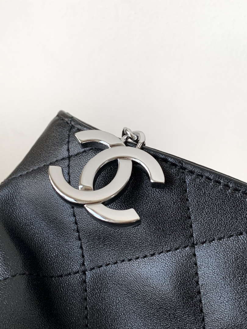 Chanel A99005 Vintage Small Hobo 25P Shopping Bag Black