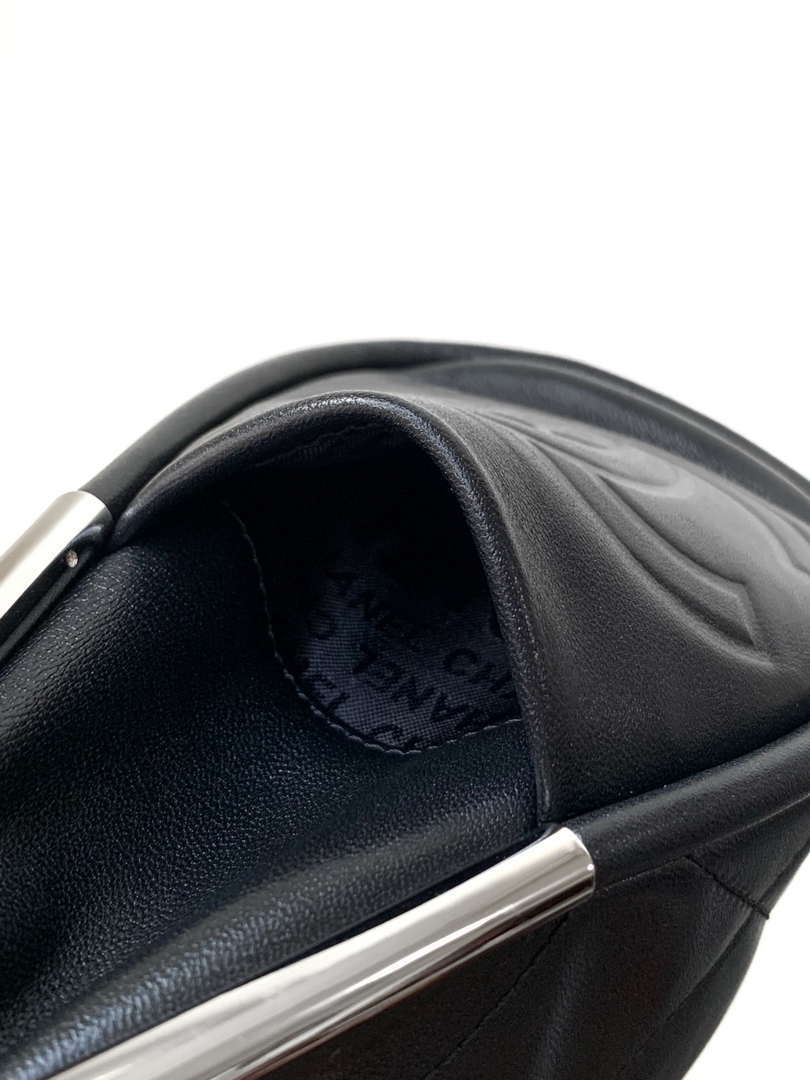 Chanel A99005 Vintage Small Hobo 25P Shopping Bag Black
