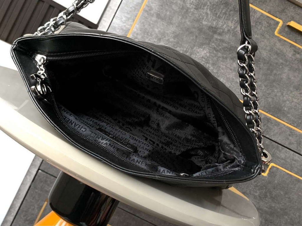 Chanel A99005 Vintage Small Hobo 25P Shopping Bag Black