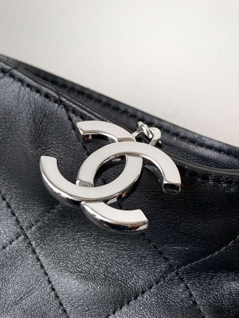 Chanel A99006 Vintage Large Hobo 25P Shopping Bag Black