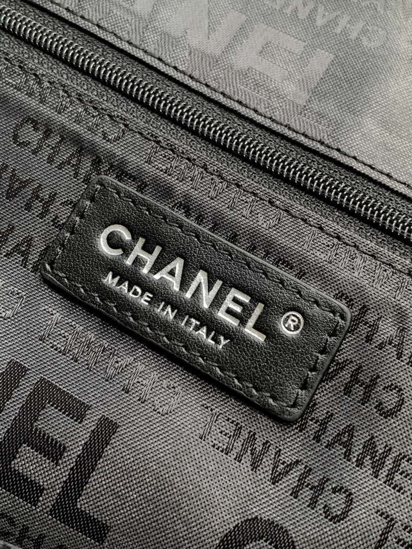 Chanel A99006 Vintage Large Hobo 25P Shopping Bag Black