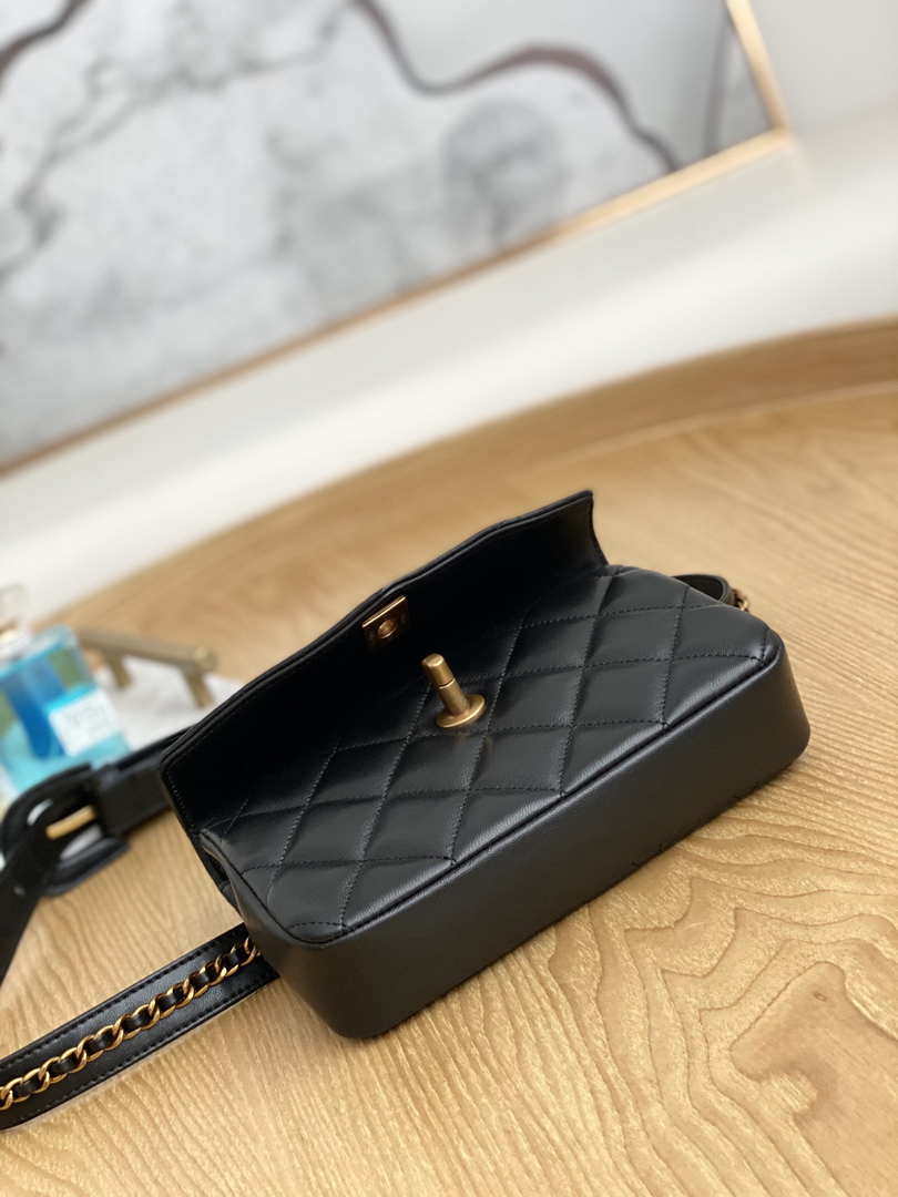 Chanel A99009 Waist bag Lambskin gold Black