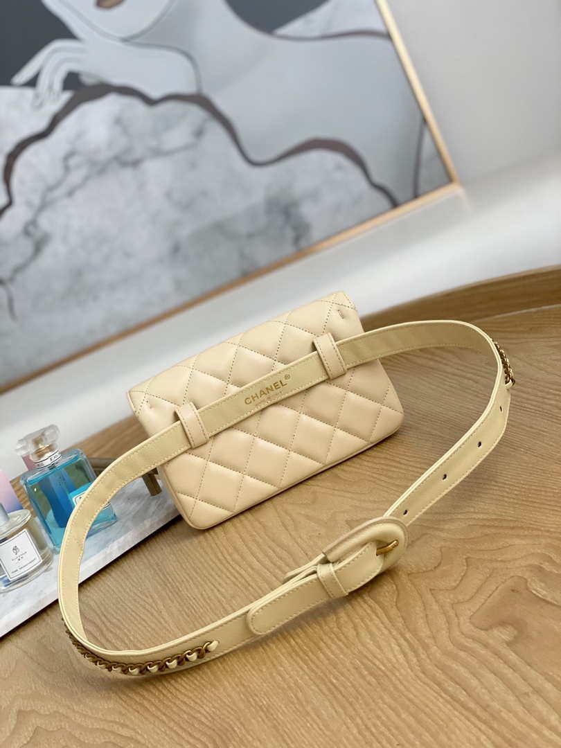 Chanel A99009 Waist bag Lambskin Apricot Gold