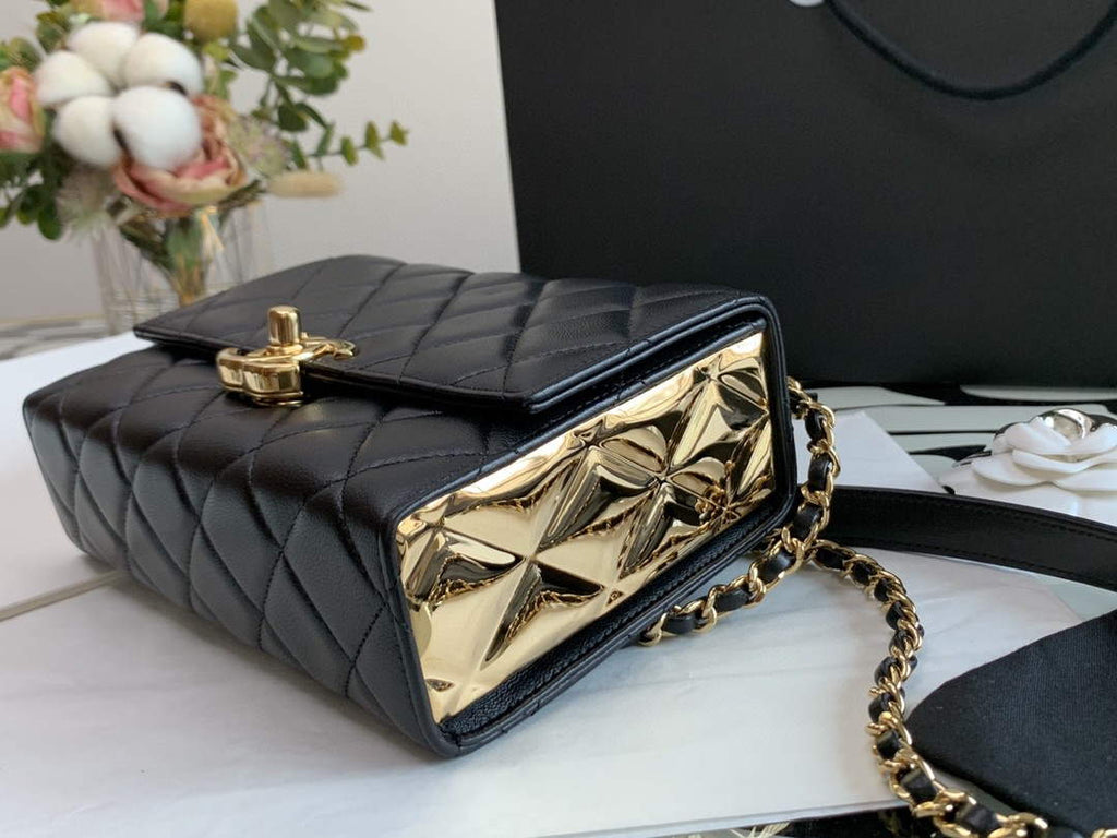 Chanel A99105 Top Handle Box bag Lambskin 17 Black and Gold