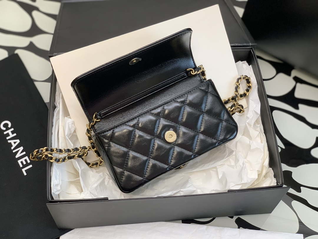 Chanel AP3484 CLUTCH WITH CHAIN Shiny Lambskin & Gold-Tone Metal