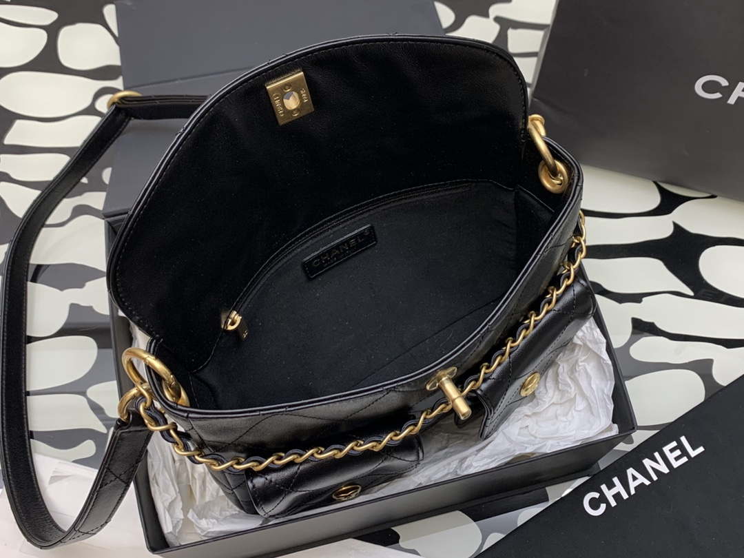 Chanel A99335 Hobo Bag Lambskin & Gold-Tone Metal Black