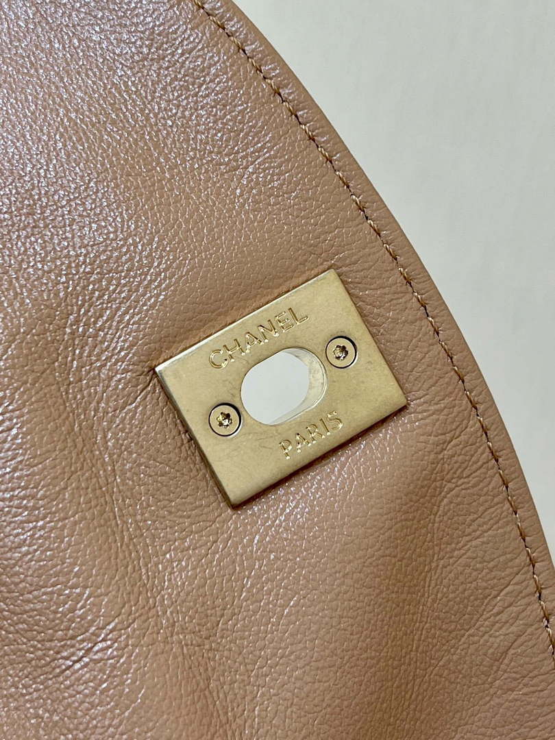 Chanel A99335 Hobo Bag Lambskin & Gold-Tone Metal Brown