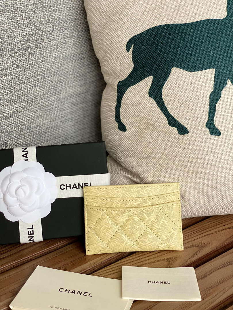 Chanel AP0213 Card Holder Calfskin Yellow