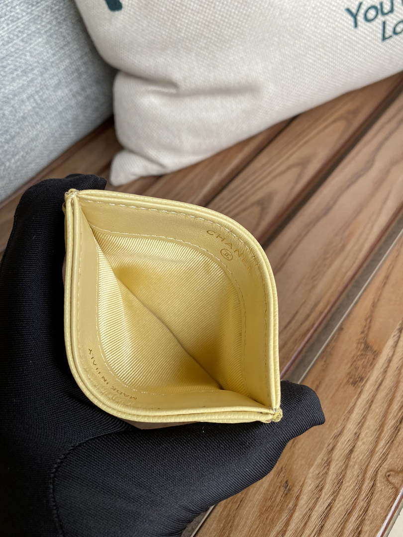 Chanel AP0213 Card Holder Calfskin Yellow