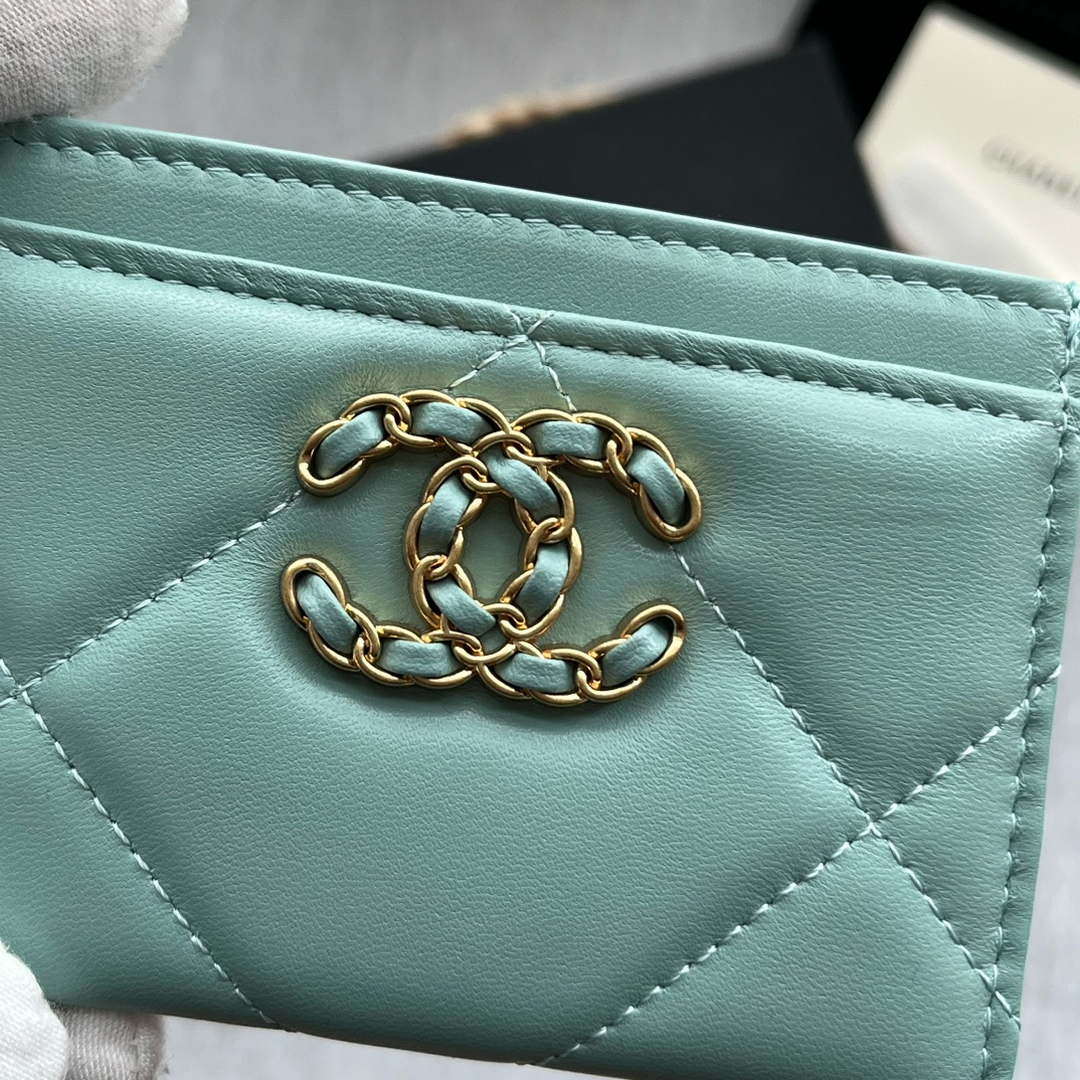 Chanel AP0941 CLASSIC CARD HOLDER Lambskin lake Blue