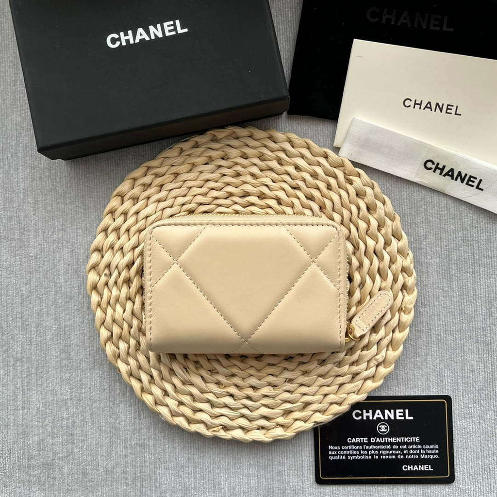 Chanel AP0945 CARD HOLDER Lambskin Beige