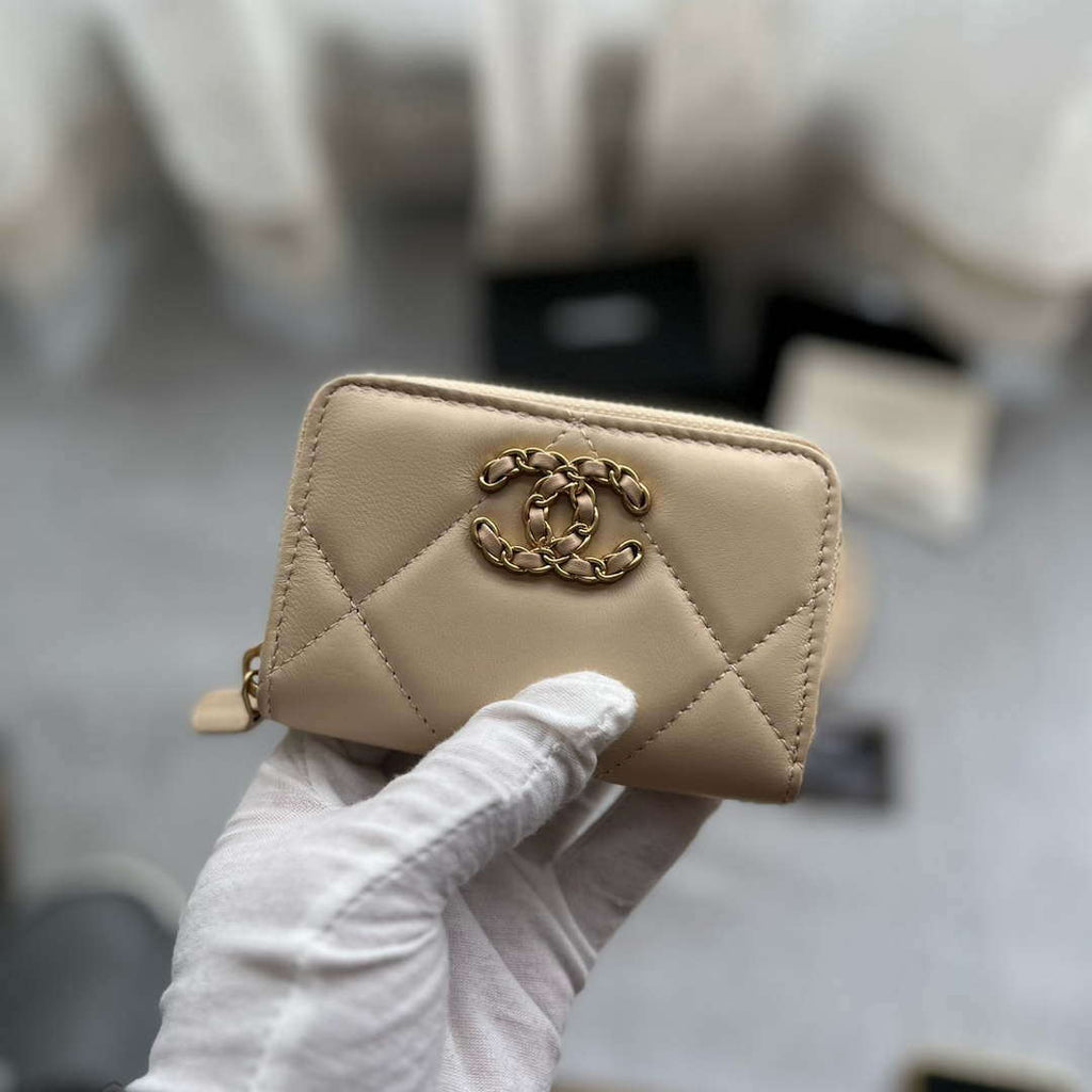Chanel AP0945 CARD HOLDER Lambskin Beige